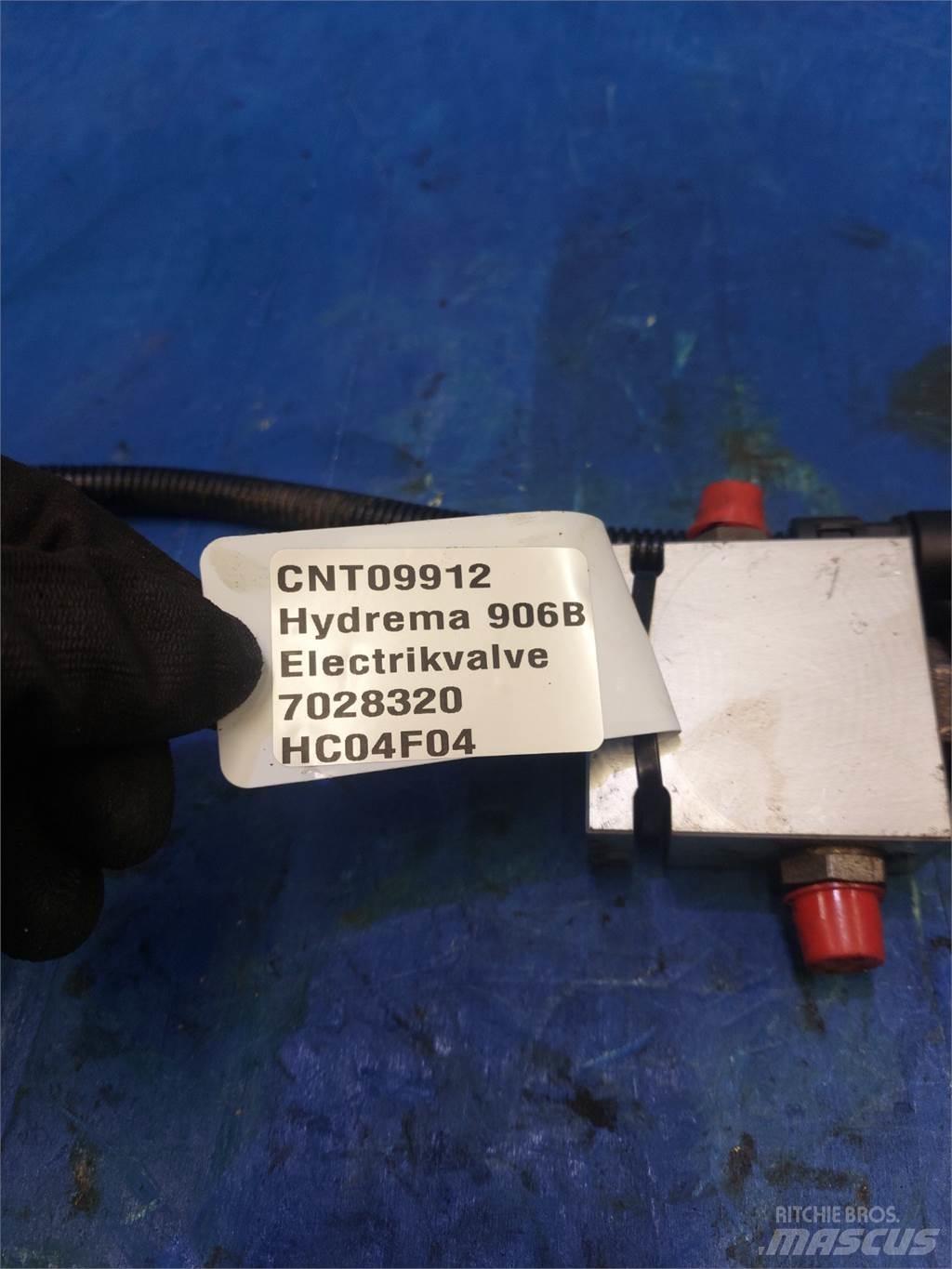 Hydrema 906B 电子设备