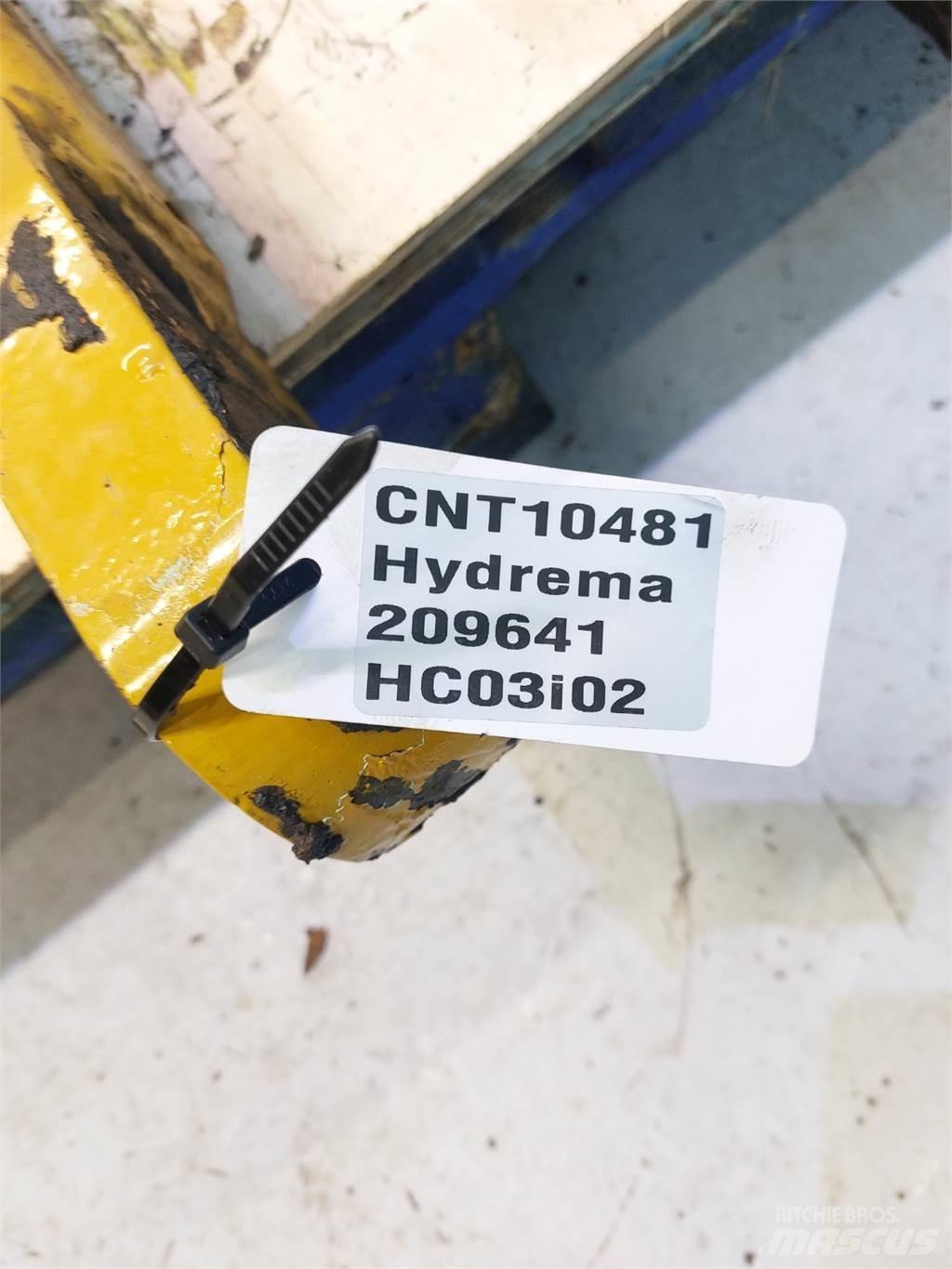 Hydrema 906B 吊杆和铲斗
