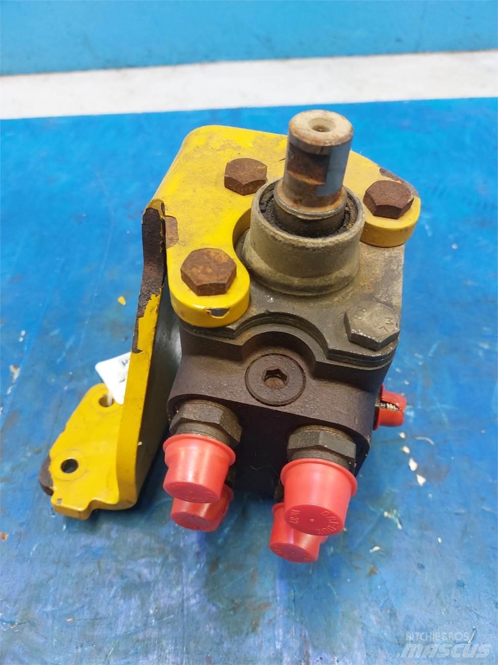 Hydrema 906B 液压