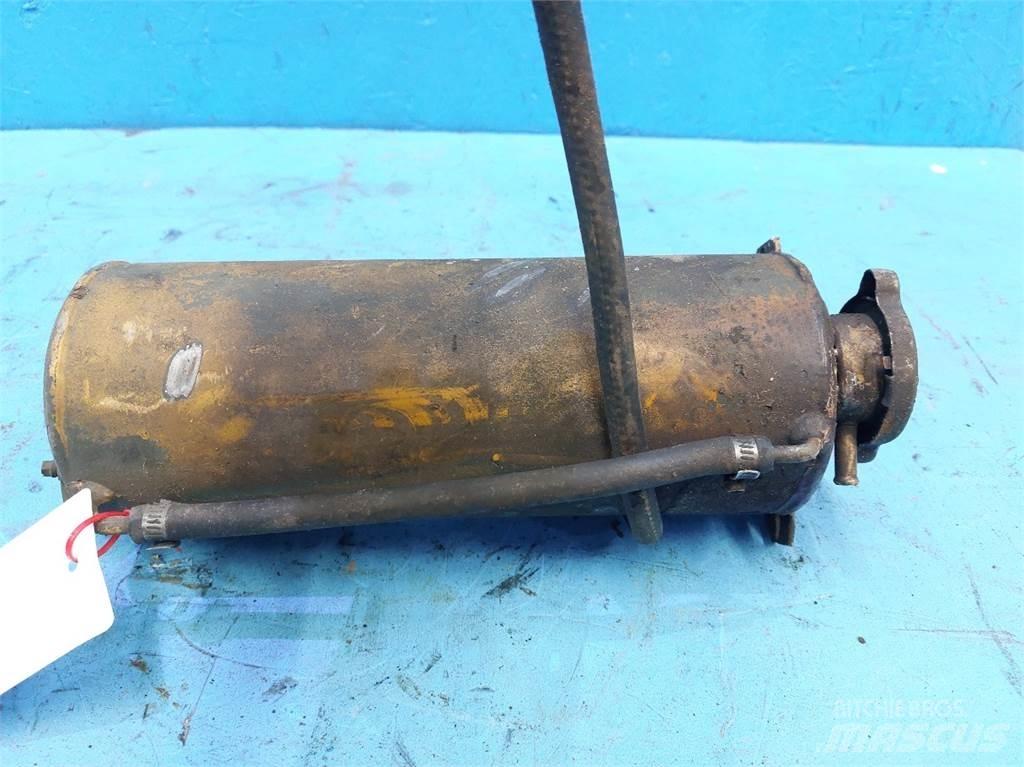 Hydrema 906B 散热器