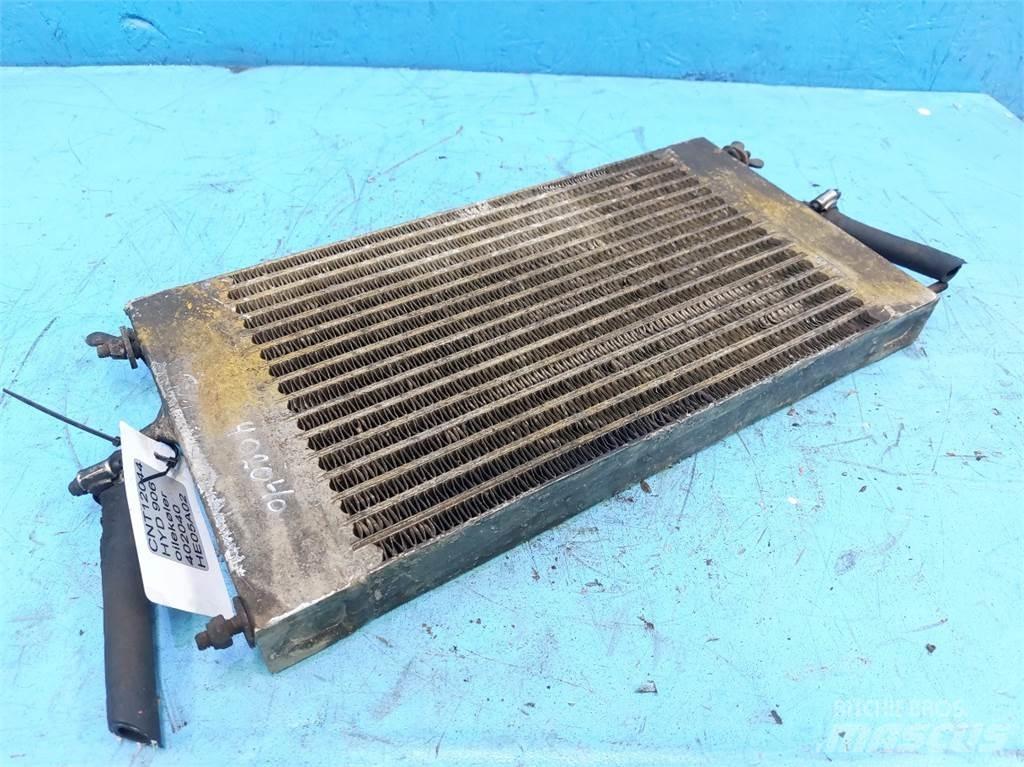 Hydrema 906B 散热器