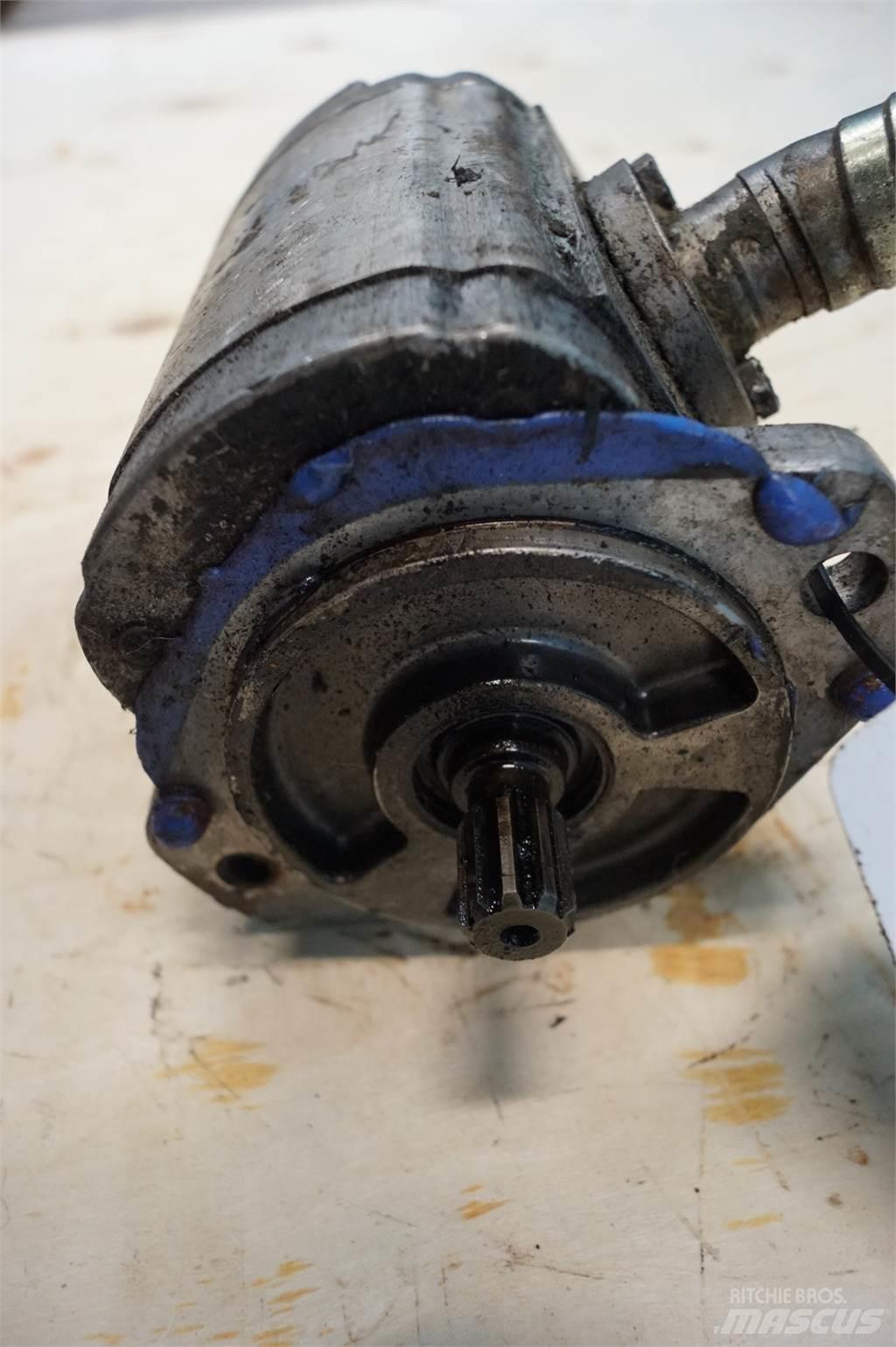 Hydrema 906B 液压