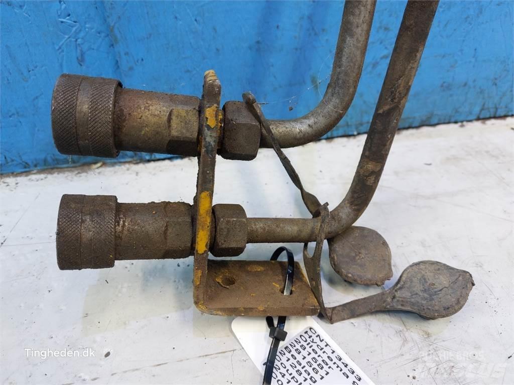Hydrema 906B 液压