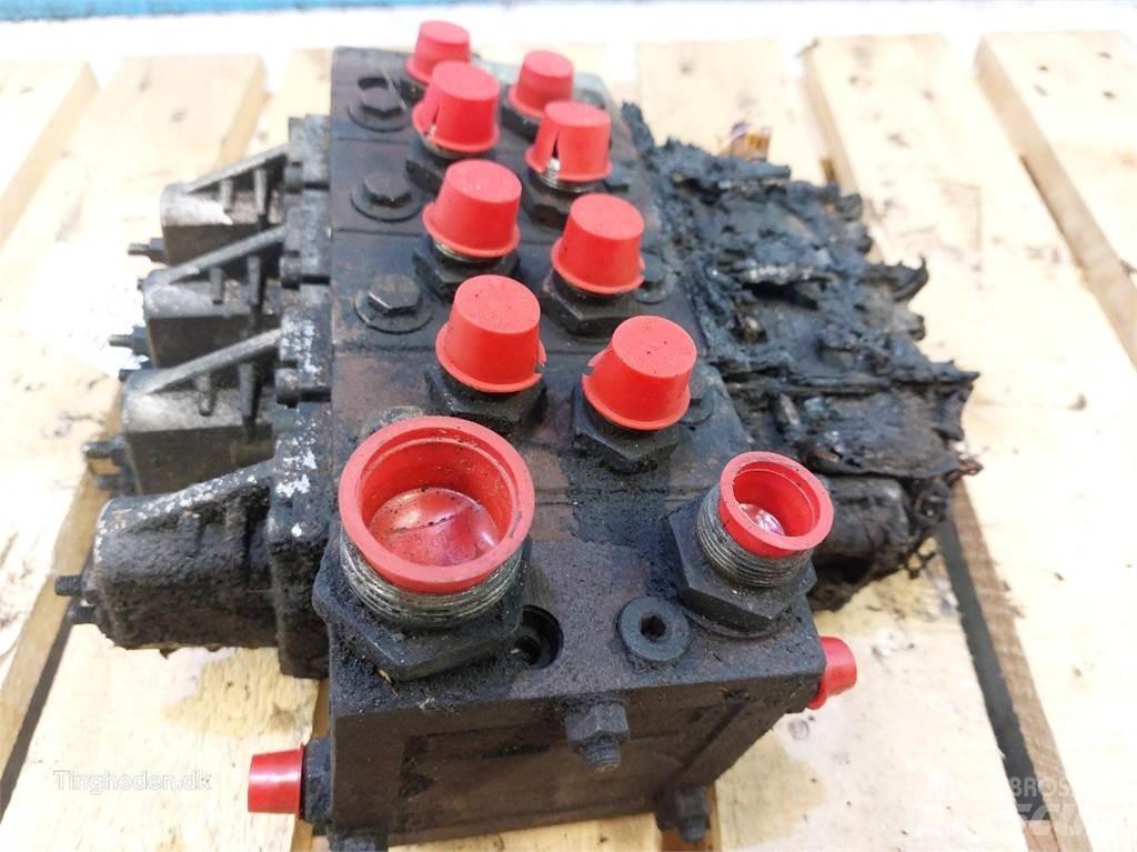 Hydrema 906B 液压