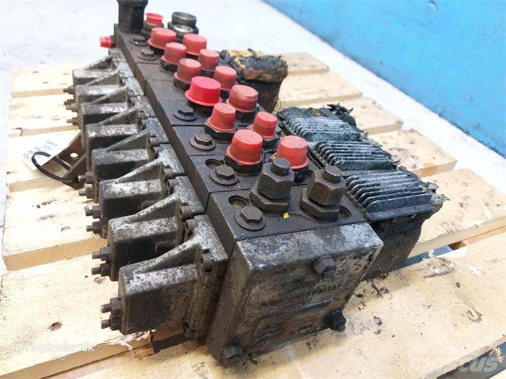 Hydrema 906B 液压