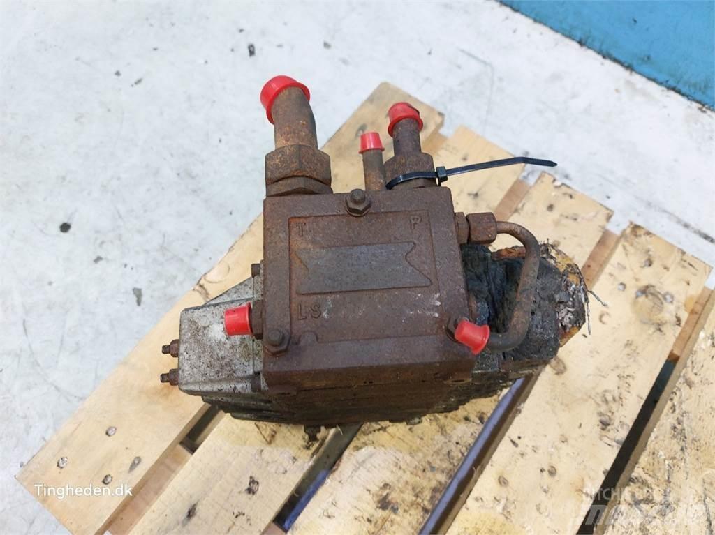 Hydrema 906B 液压