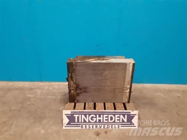 Hydrema 906C 散热器