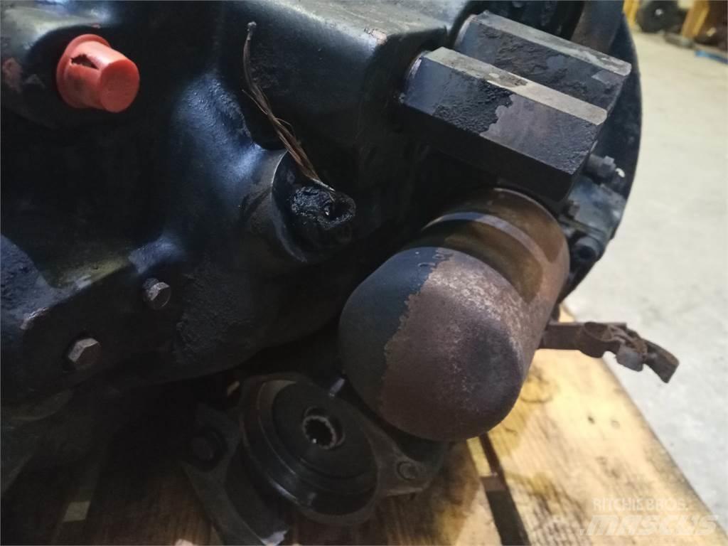 Hydrema 906C 传动装置