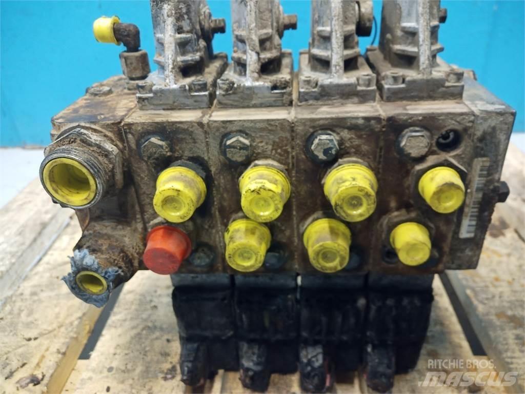 Hydrema 906C 液压