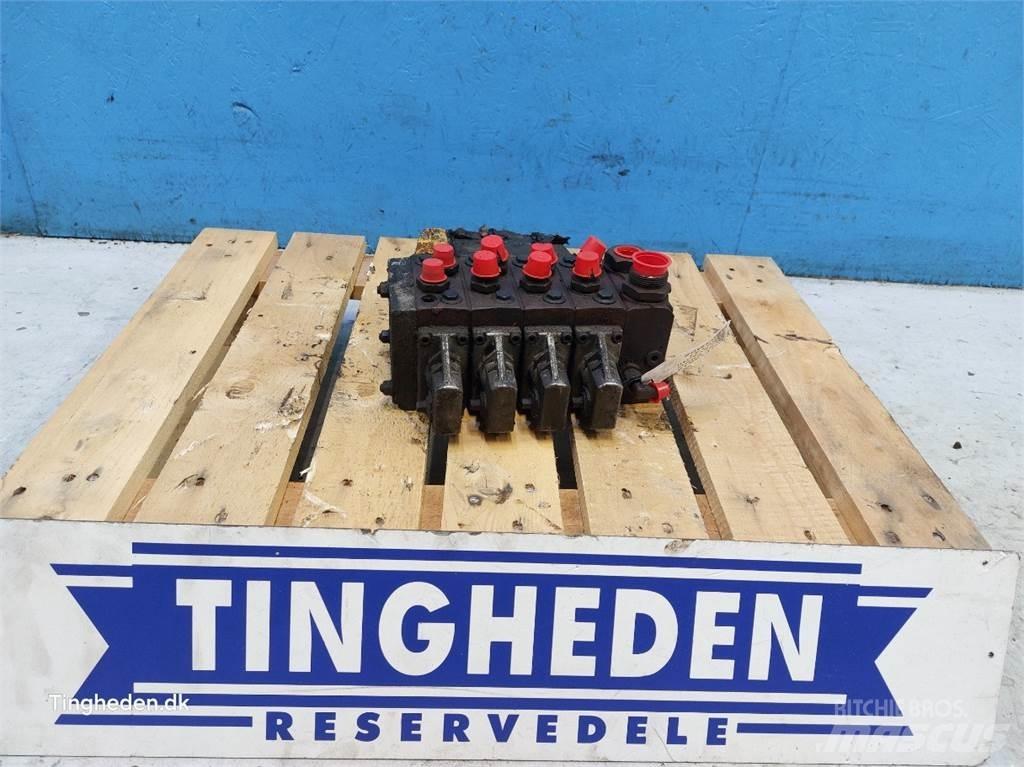 Hydrema 906C 液压