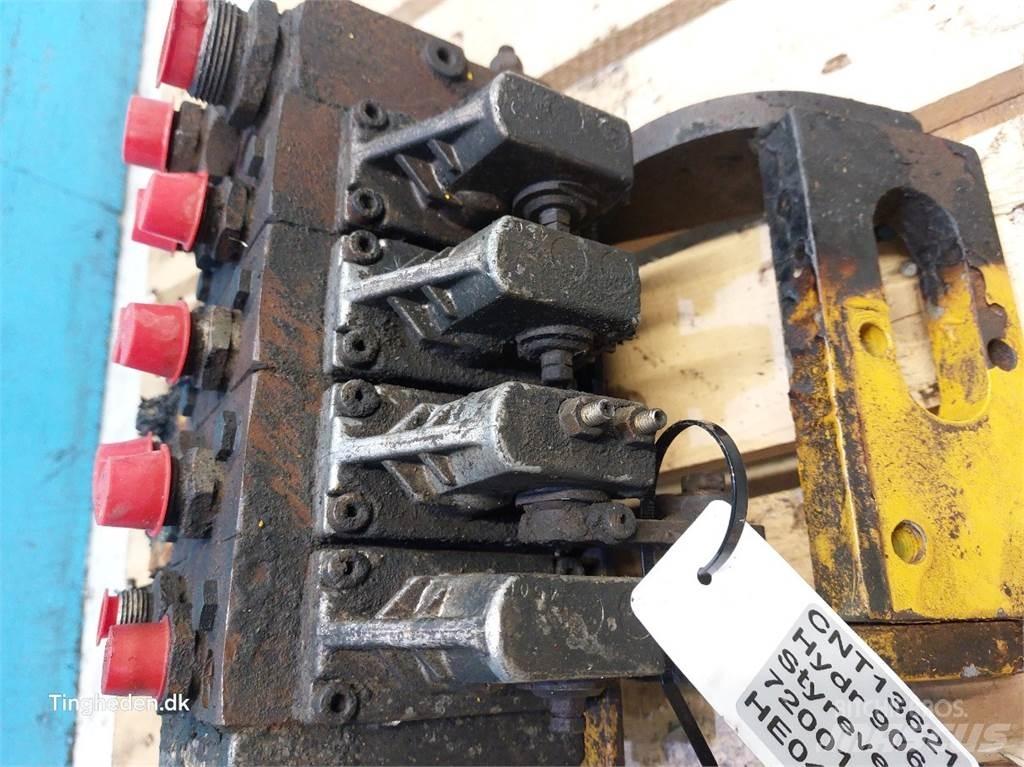 Hydrema 906C 液压