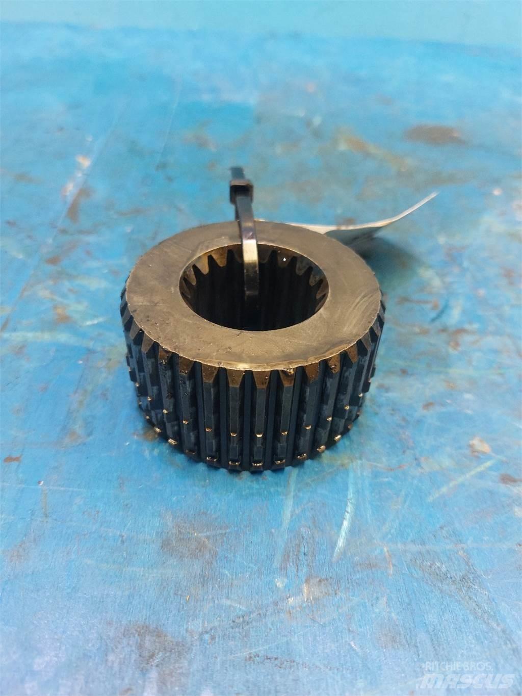 Hydrema 906D 传动装置