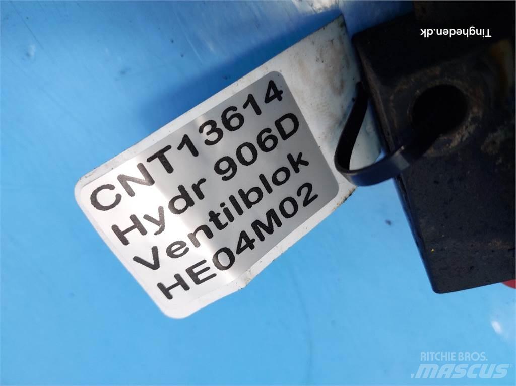 Hydrema 906D 液压