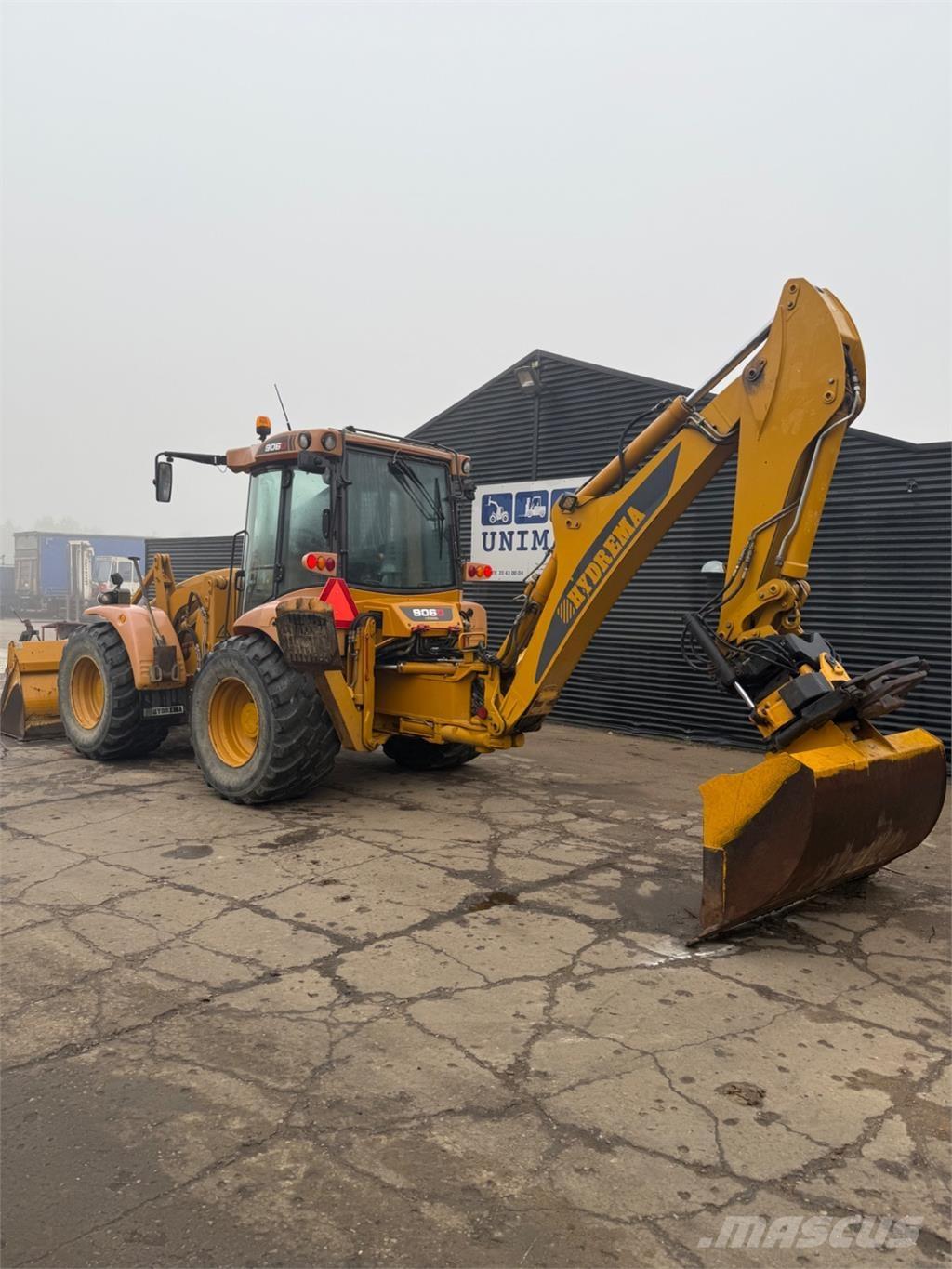 Hydrema 906D 反铲装载机