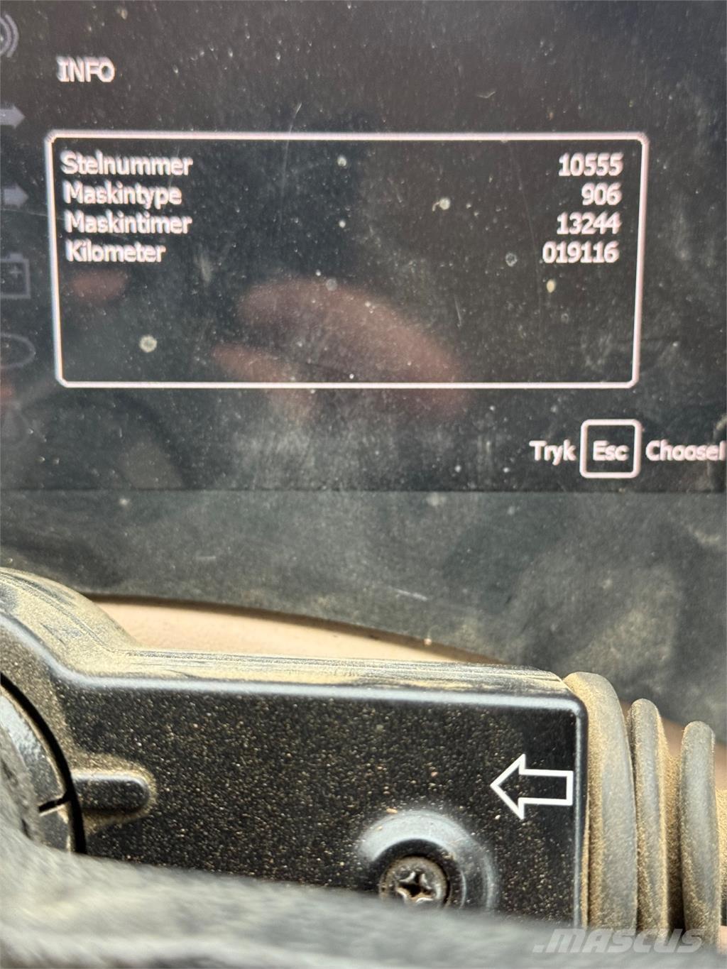 Hydrema 906D 反铲装载机