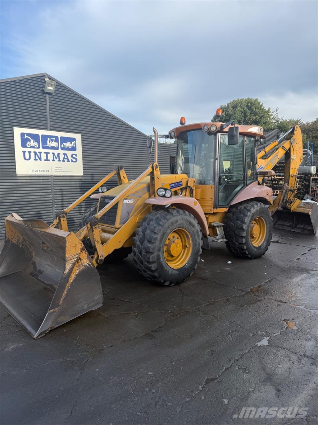 Hydrema 906D 反铲装载机