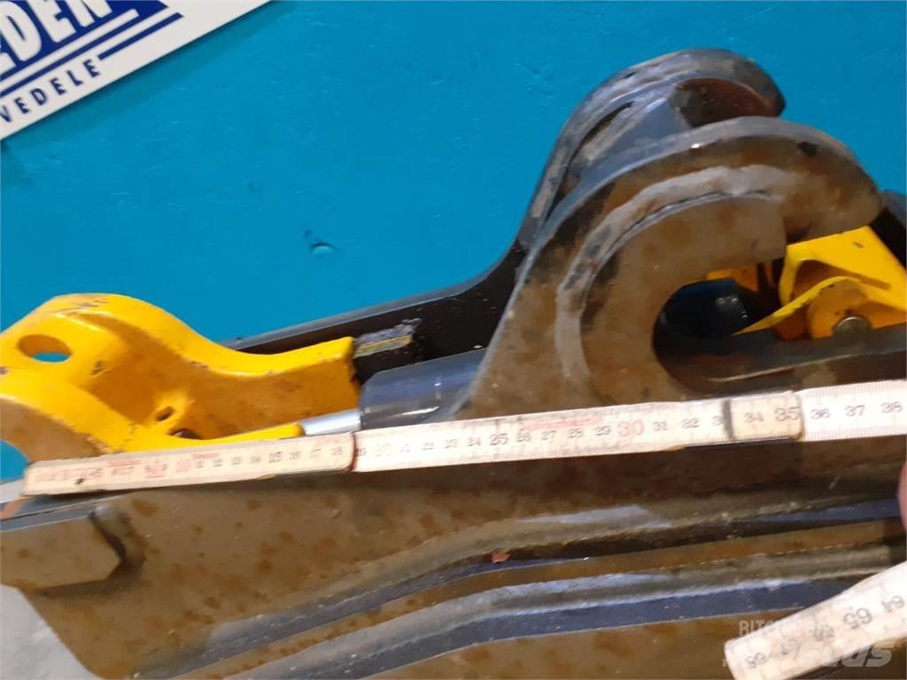 JCB 4CX 快速连接器
