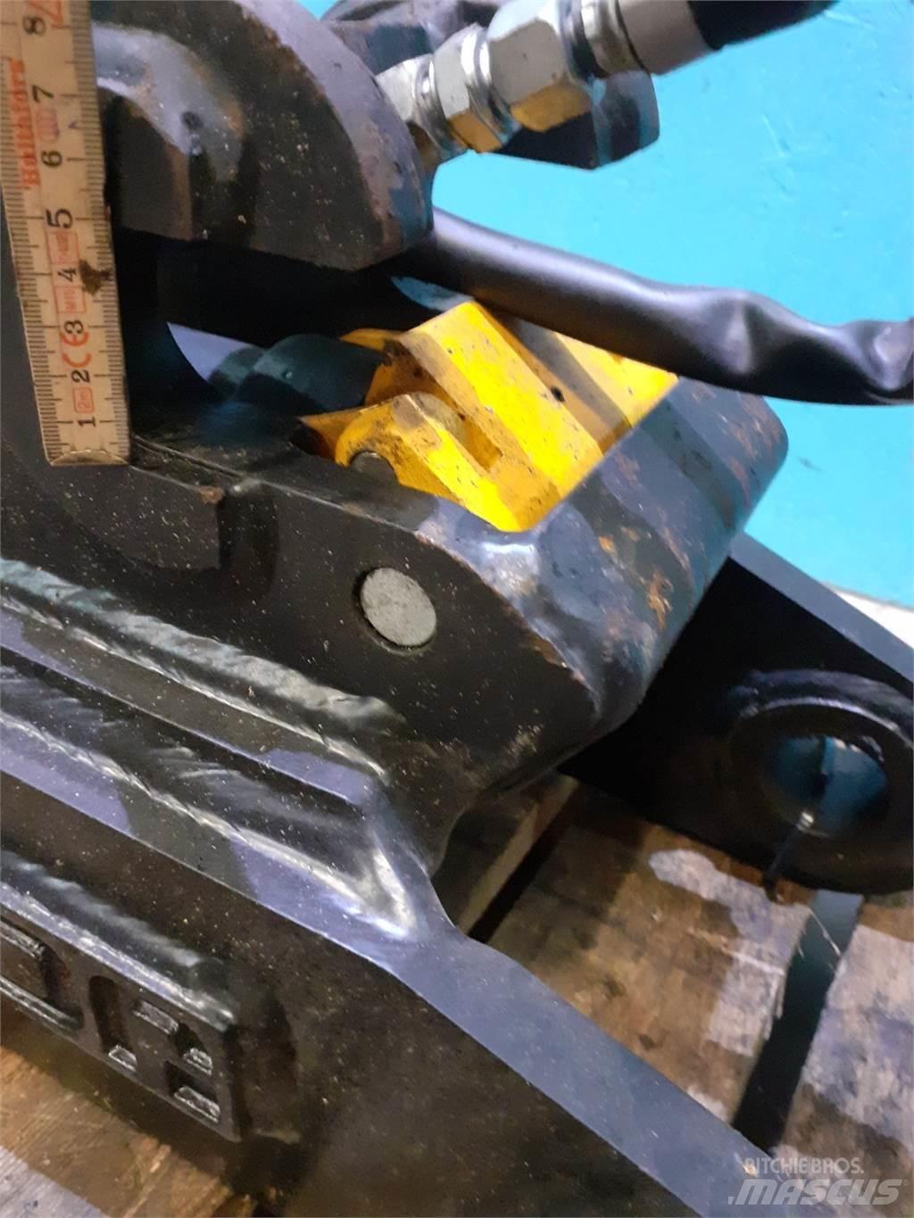JCB 4CX 快速连接器