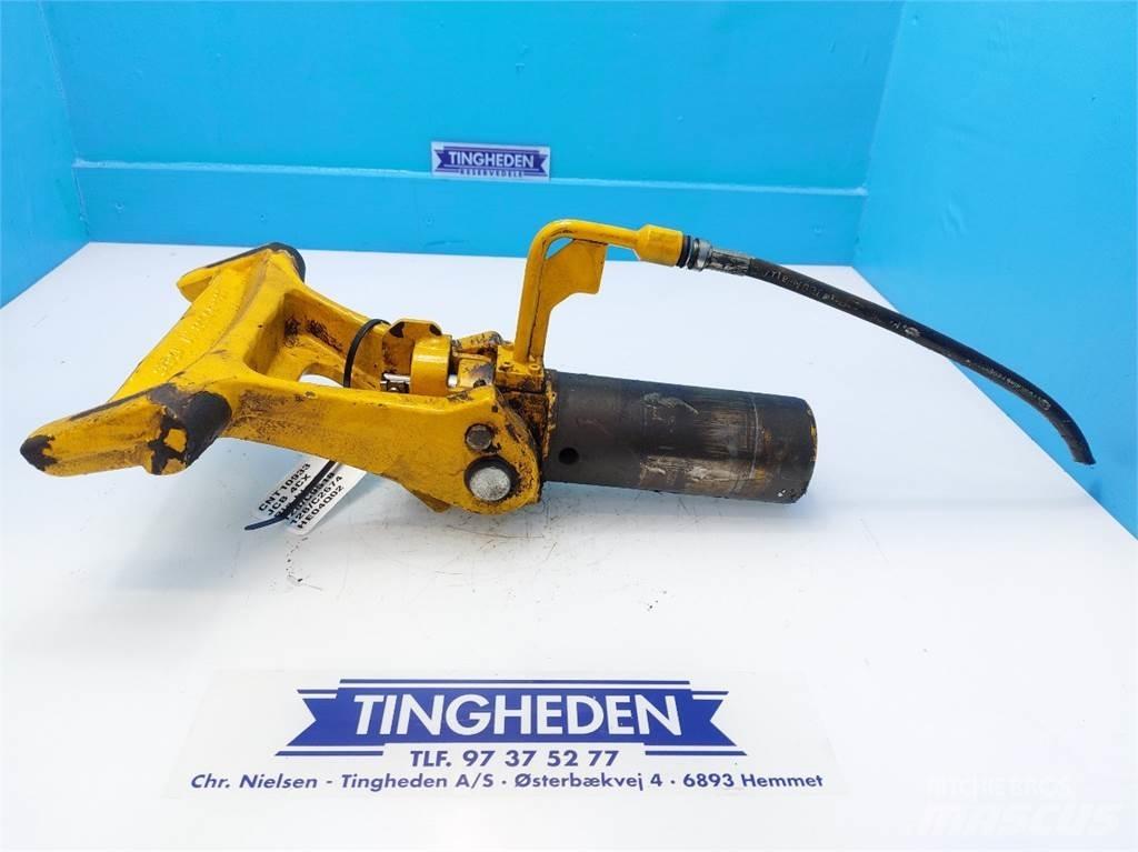 JCB 4CX 吊杆和铲斗