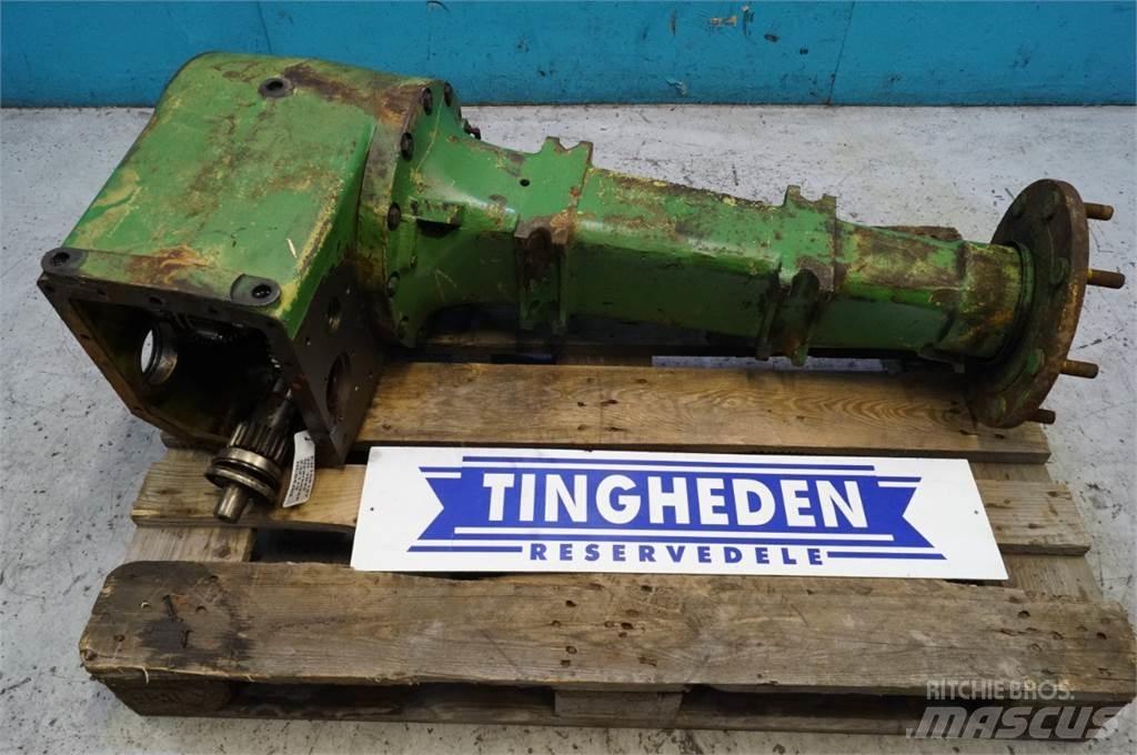 John Deere 1042 传动装置