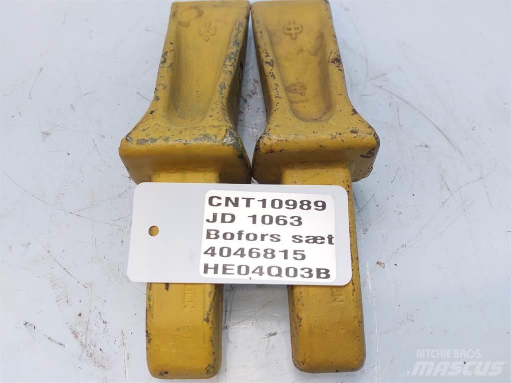 John Deere 1063 挖斗