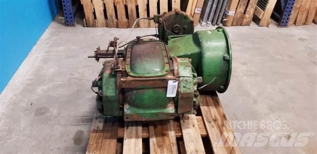 John Deere 1065 传动装置