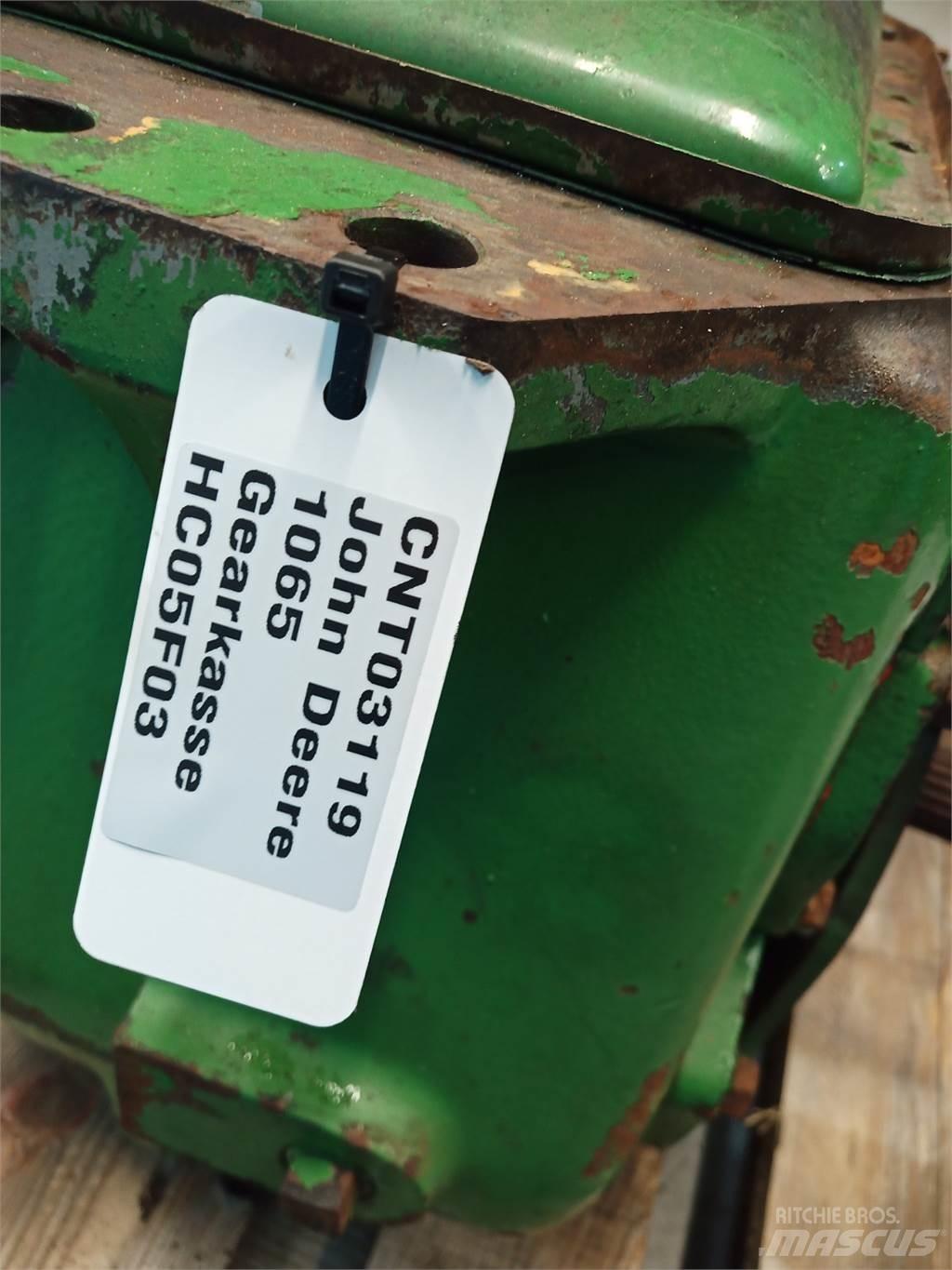 John Deere 1065 传动装置