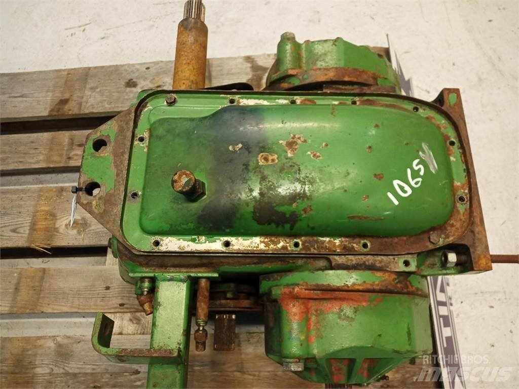John Deere 1065 传动装置