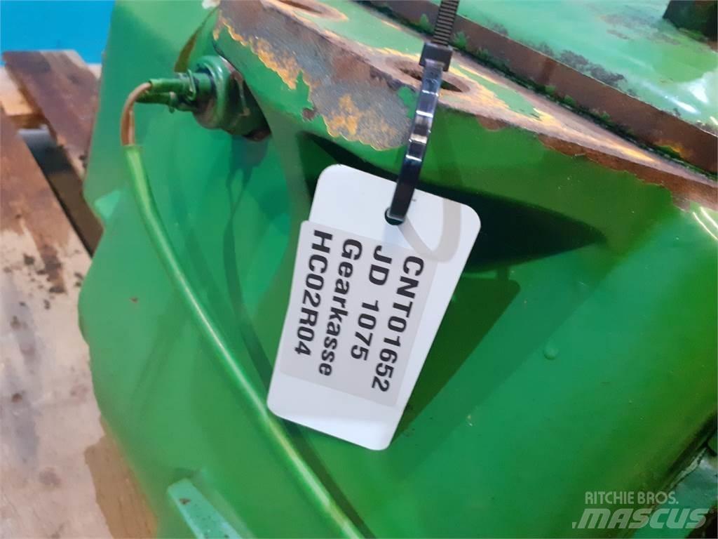 John Deere 1075 传动装置