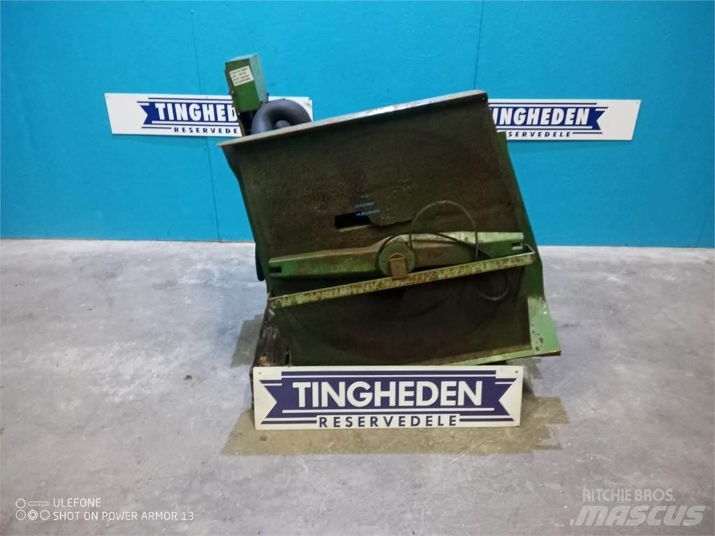John Deere 1075 驾驶室与内部