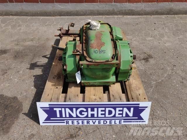 John Deere 1085 传动装置