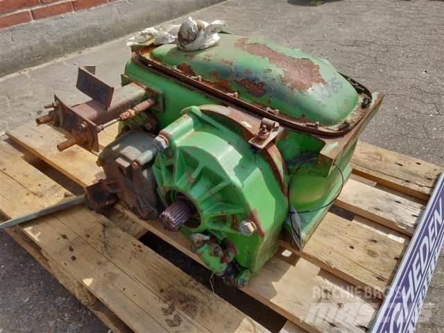 John Deere 1085 传动装置
