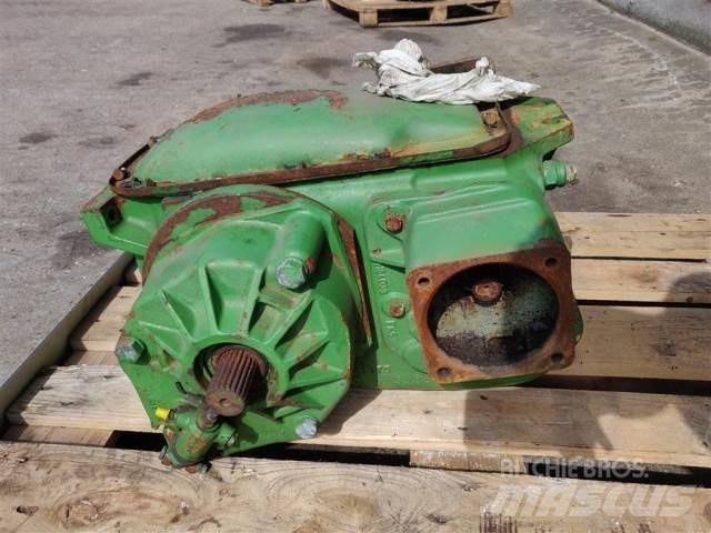 John Deere 1085 传动装置