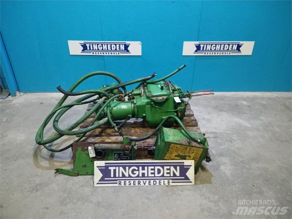 John Deere 1085 传动装置