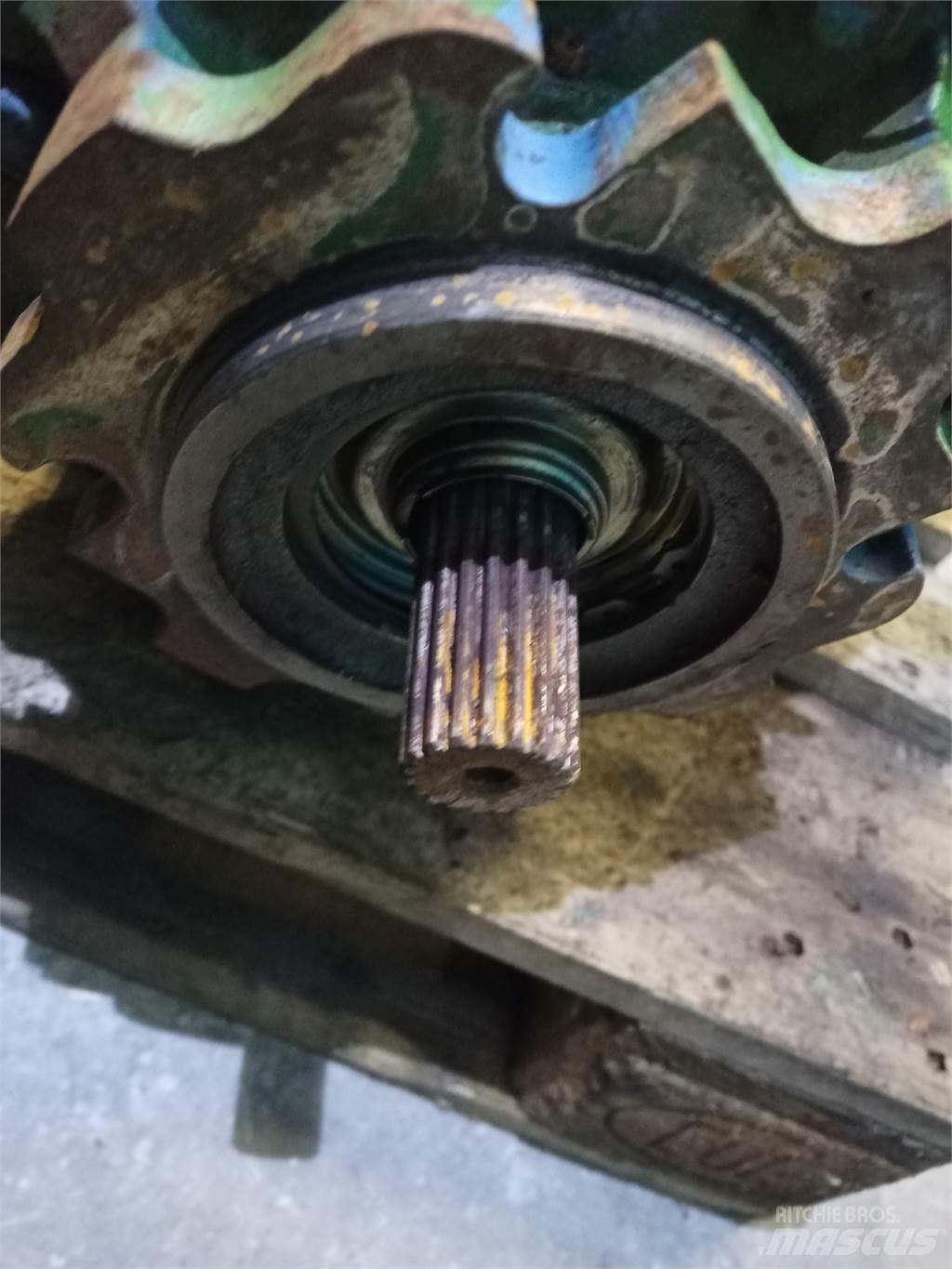 John Deere 1085 传动装置