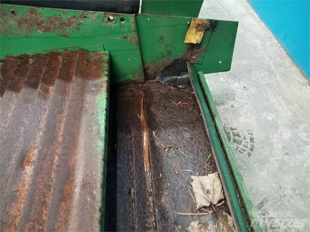 John Deere 1085 融雪撒布机