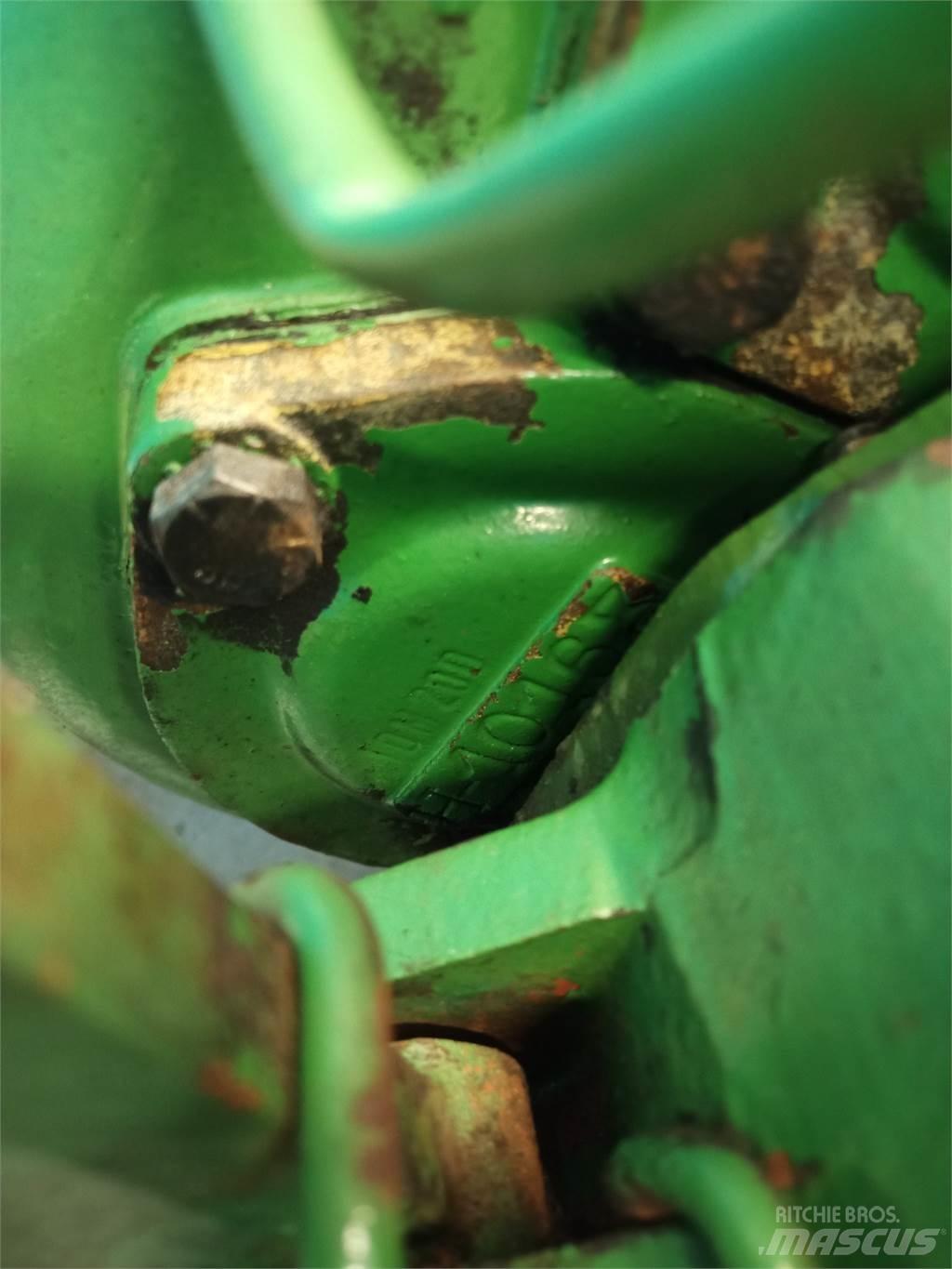 John Deere 1085 传动装置