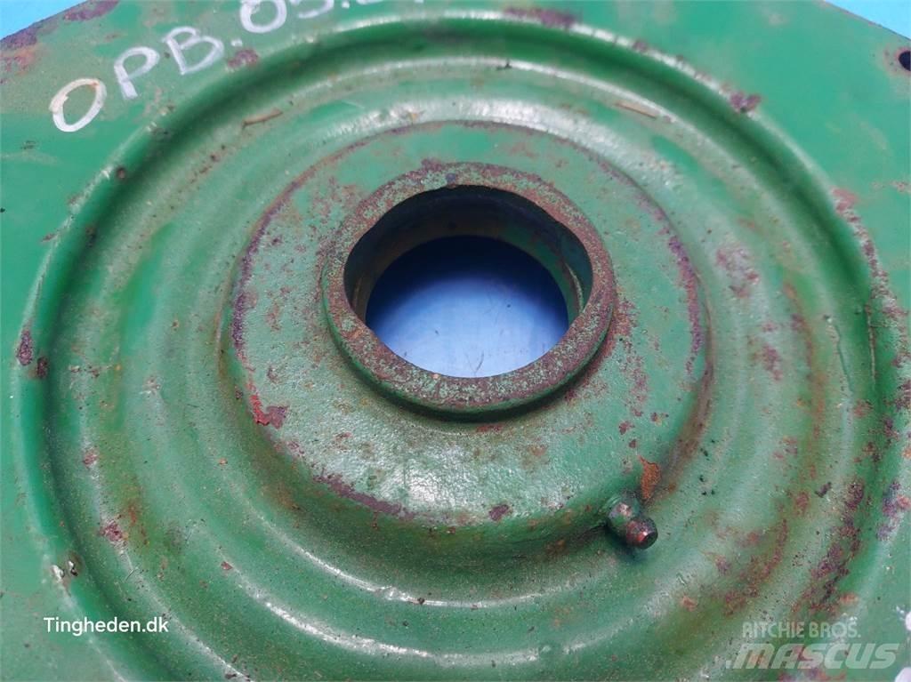 John Deere 1085 融雪撒布机