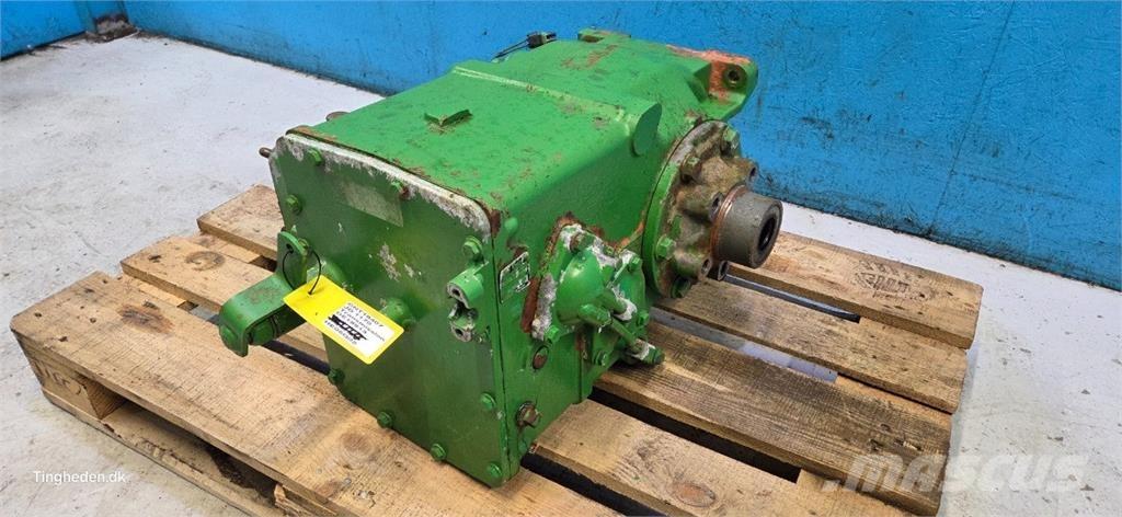 John Deere 1170 传动装置
