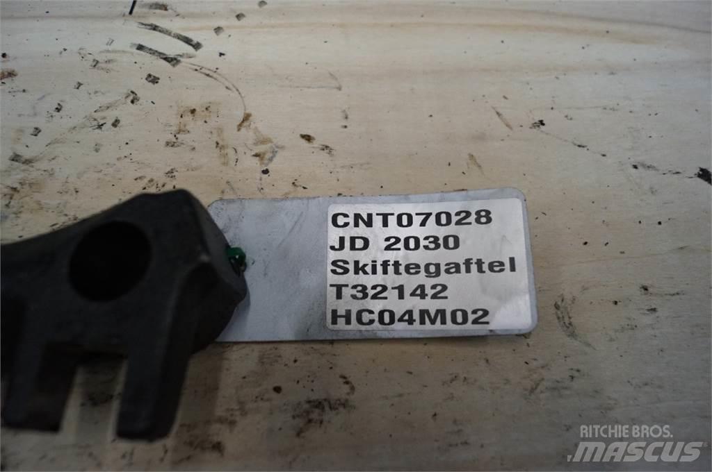 John Deere 2030 传动装置