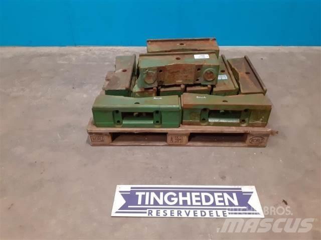 John Deere 2040 前配重块
