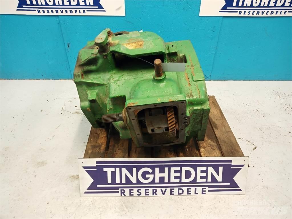 John Deere 2040 传动装置