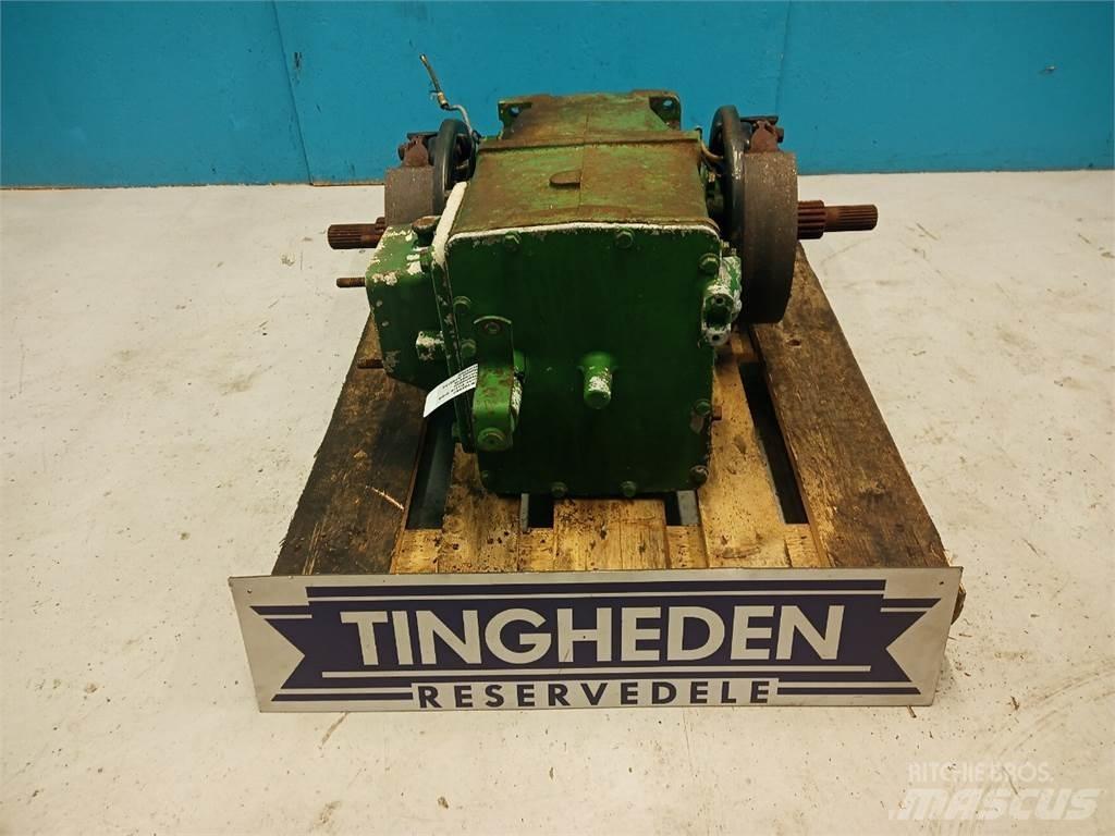 John Deere 2054 传动装置
