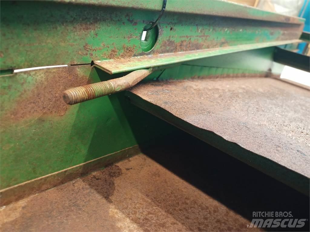 John Deere 2054 融雪撒布机