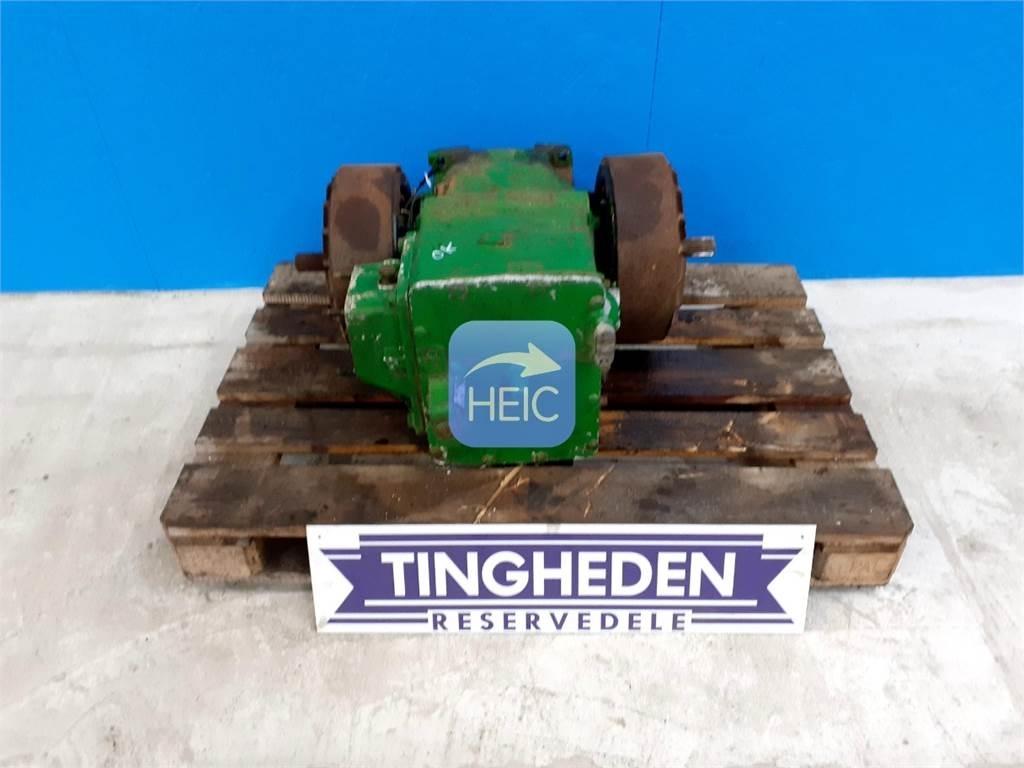 John Deere 2054 传动装置