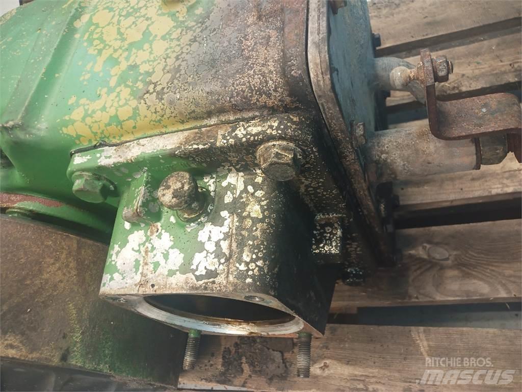 John Deere 2066 传动装置
