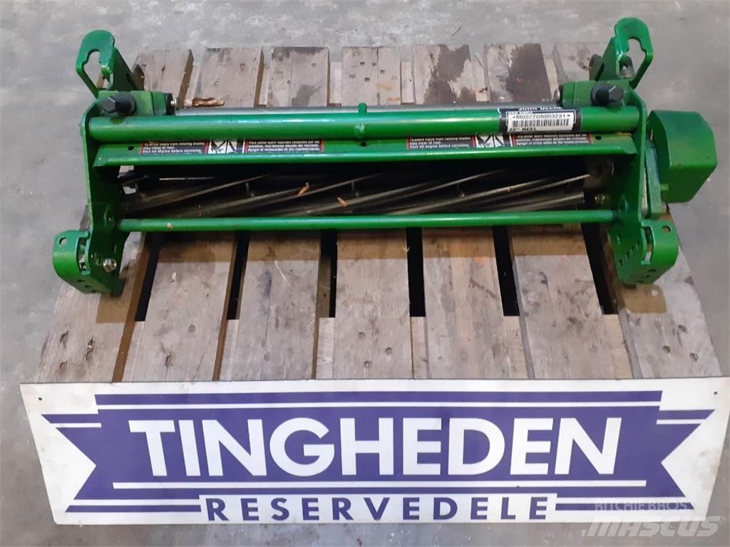 John Deere 2500 机器人割草机