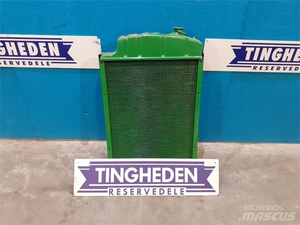 John Deere 3040 散热器
