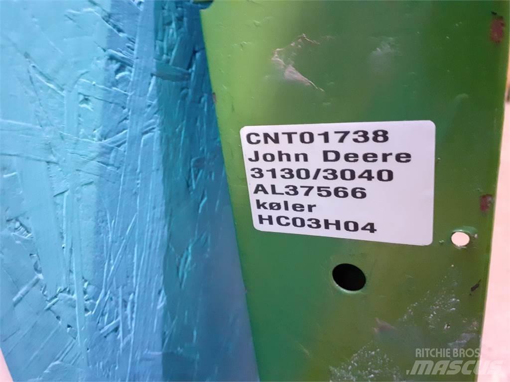 John Deere 3040 散热器
