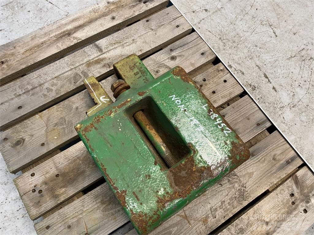 John Deere 3040 前配重块